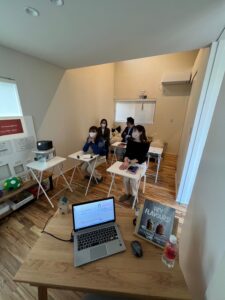 スタッフたちとのお打ち合わせのお時間