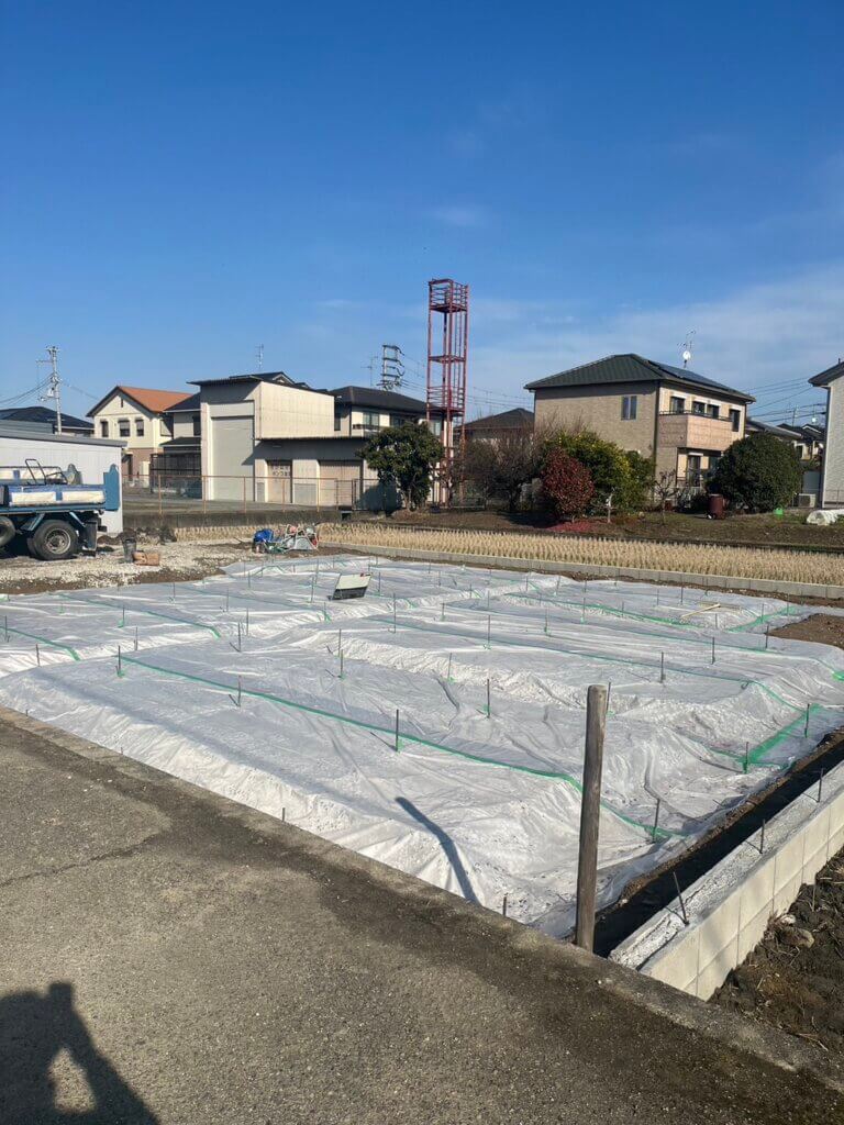 基礎工事｜防湿シート敷き