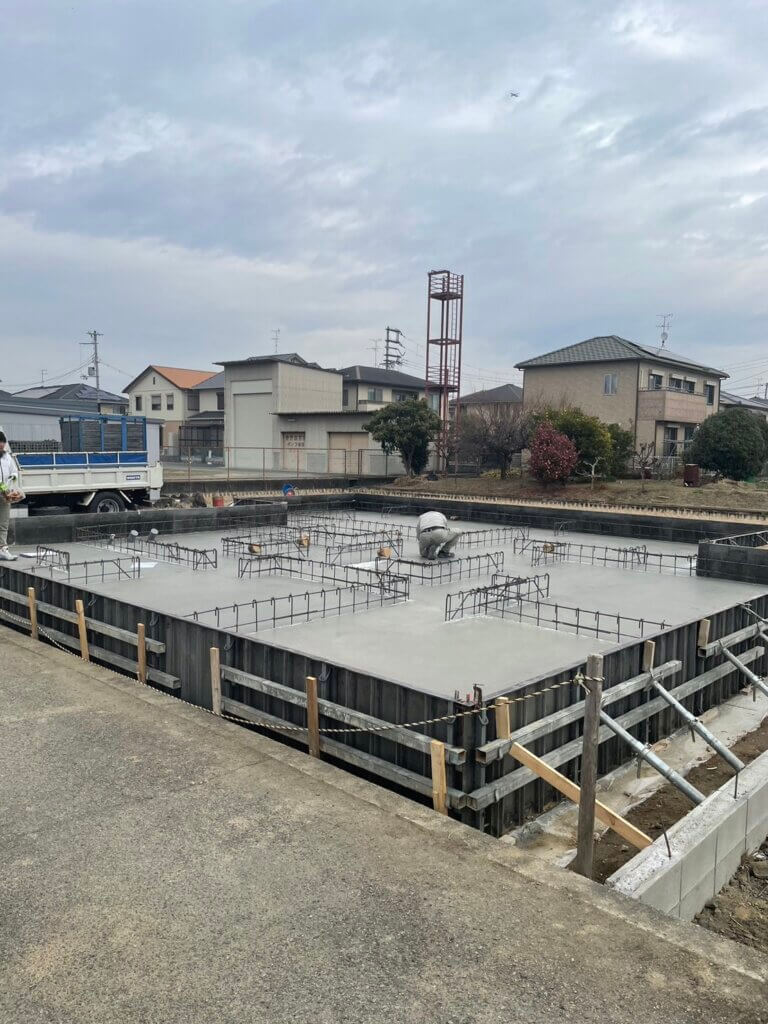 基礎工事｜ベースコンクリート打設